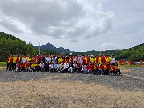 芳冠科技服務(wù)團隊、制二車間梅河行